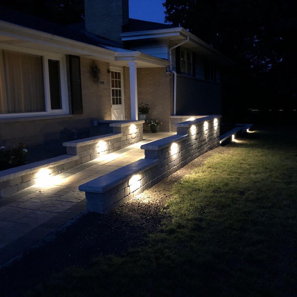 walkway and retaining wall lighting