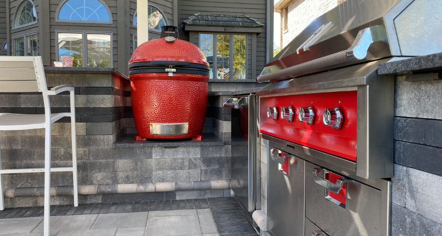 Outdoor kitchen under retractable canopy roof